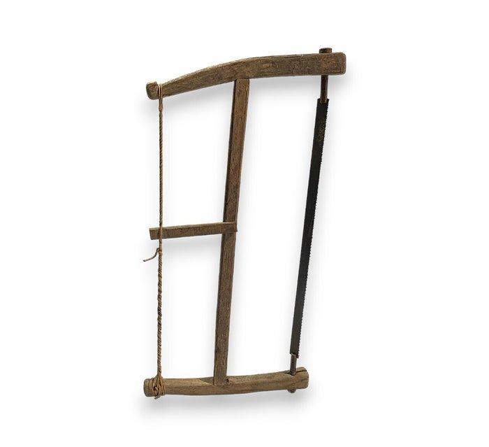 Werkgereedschap - Zaag timmerman ijzer., Antiek en Kunst, Antiek | Wandborden en Tegels