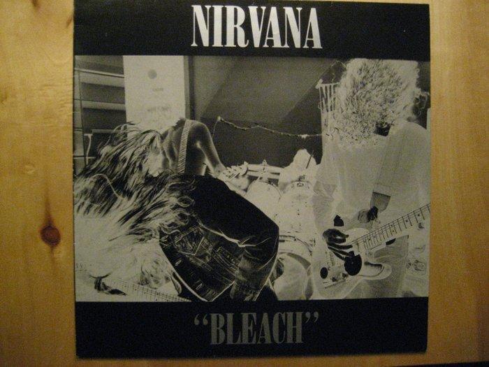 Nirvana - Bleach (Second press UK TUP LP 6)/ Sliver b/w Dive, Cd's en Dvd's, Vinyl Singles