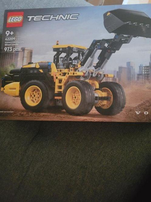 Lego Set - 42209 - Technic - Volvo L120 Electric Wheel, Kinderen en Baby's, Speelgoed | Duplo en Lego