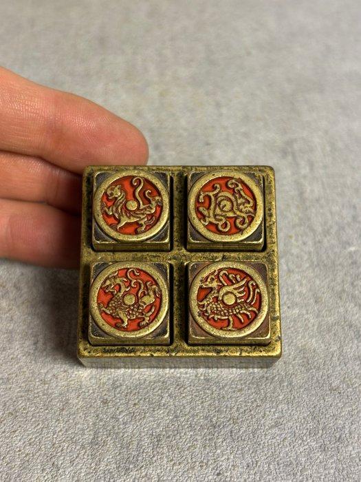 Zegel - vier hemelse dieren, Antiquités & Art, Antiquités | Autres Antiquités