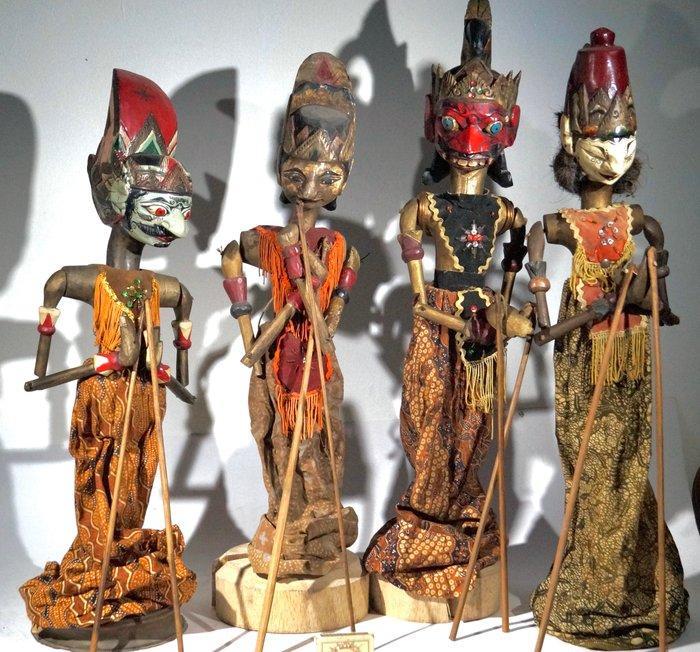 4 Wayang Golek poppen (Java, ca. 1950-1970) - Indonesië, Antiek en Kunst, Kunst | Niet-Westerse kunst