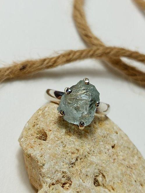 Zilveren ring 925 met topkwaliteit Aquamarijn, uniek stuk-, Verzamelen, Mineralen en Fossielen