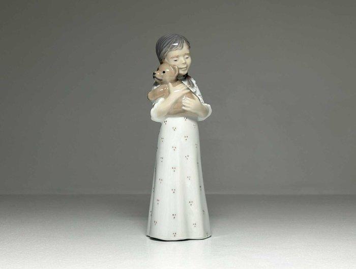 Royal Copenhagen - Beeldje - Girl with Teddy Bear #5655 -, Antiek en Kunst, Antiek | Glaswerk en Kristal