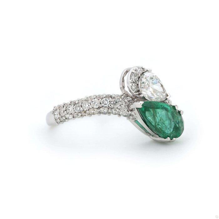 Statement ring - 14 karaat Witgoud - 2.32ct. tw. Smaragd -, Handtassen en Accessoires, Antieke sieraden