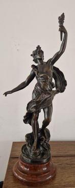 Auguste Moreau (1834-1917) - Beeld, Gloria Victrix - 57 cm -, Antiek en Kunst