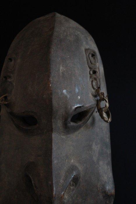 Masque de Kanuschild dun canoë de guerre de Tambanum,, Antiek en Kunst, Kunst | Niet-Westerse kunst