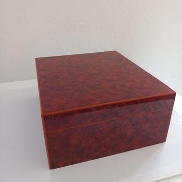 eumig Cigar box - Sans Prix de Réserve - Humidificateur -