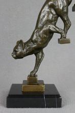 after DeCoux - sculptuur, Cat Descending Stairs - 1,8 kg -