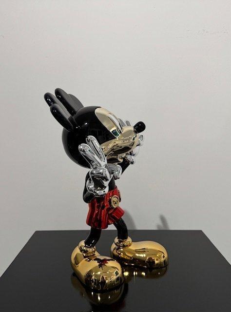Van Apple - World Love - Mickey Red, Antiquités & Art, Art | Objets design