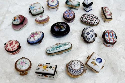 Themacollectie - Pillendoosje - Porcelain Art, Antiek en Kunst, Antiek | Speelgoed