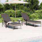 vidaXL Ligbedden 2 st met tafel en kussens poly rattan grijs, Verzenden, Nieuw