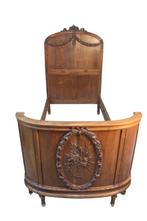 Bed - Walnoot - Antiek handgemaakt bed