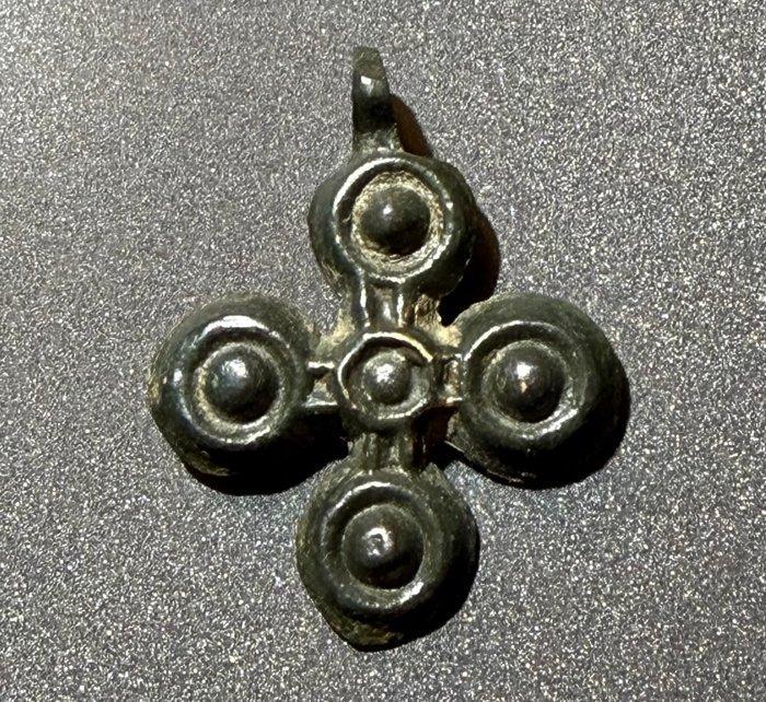 Middeleeuwen, kruisvaardersperiode Brons Uitzonderlijk kruis, Antiek en Kunst, Antiek | Overige Antiek