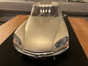 Altaya 1:8 - Model sedan - Citroën DS 21 Pallas beschikbaar voor biedingen