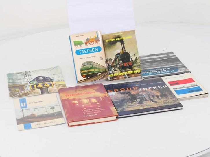Boekenset 8 st. Het Nederlandse spoor #8236, Boeken, Vervoer en Transport, Nieuw, Ophalen of Verzenden