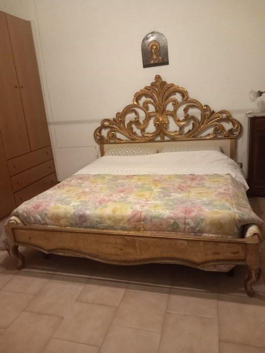 Silvano Grifoni - Bed - Walnoot, Hout - Letto di Silvano, Antiek en Kunst, Curiosa en Brocante