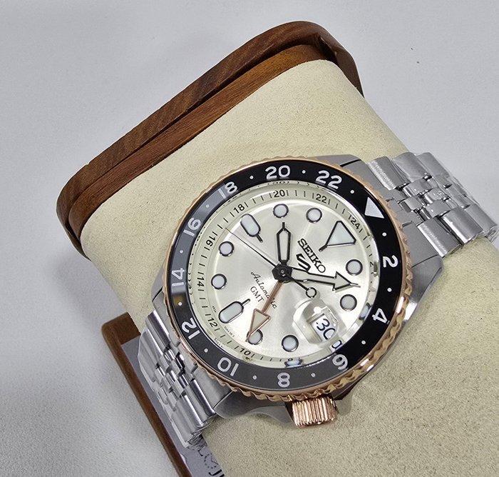Seiko - Seiko 5 Sports GMT Limited Edition - Zonder, Handtassen en Accessoires, Horloges | Heren