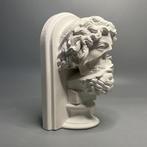 Beeldje - Modern sculpture figurine bust combining classical