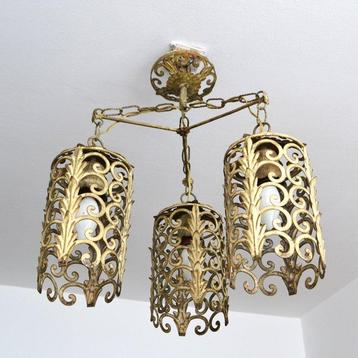 Lampe à suspendre - Métal - Un lampadaire suspendu en métal