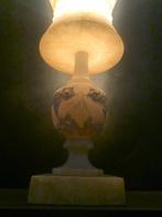 Lamp - Albast - Gebeeldhouwd Albast lamp, Antiek en Kunst