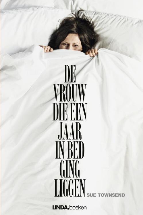 De vrouw die een jaar in bed ging liggen 9789038898742, Boeken, Romans, Zo goed als nieuw, Verzenden
