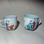 Set van twee kopjes met handvatten. - Porselein - China -, Antiek en Kunst