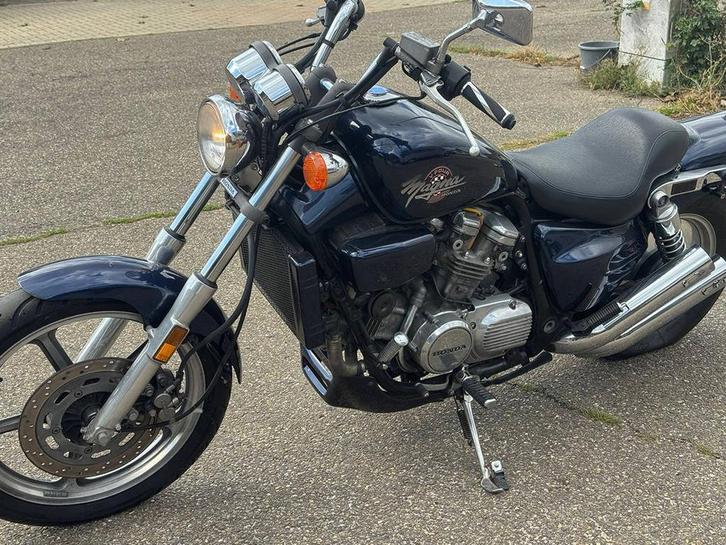 Veiling: Vintage moto Honda Magna VF750C Benzine 1988 (Marge, Motoren, Motoren | Oldtimers, Ophalen