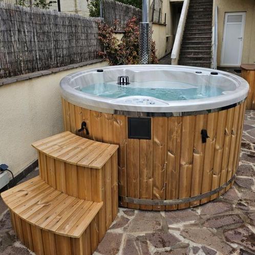 Hottub Kachel  | Jacuzzi functie | Hoogwaardige Acrylkuip, Tuin en Terras, Bubbelbaden en Hottubs, Nieuw, Filter, Pomp, Trap, Vast