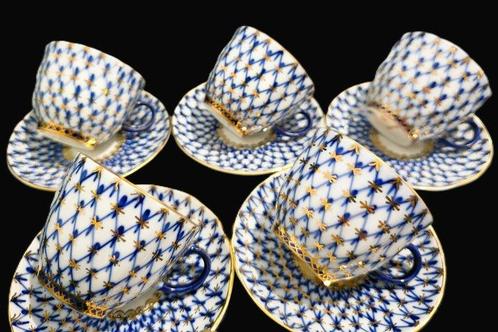 Lomonosov Imperial Porcelain Factory - A.Yatskevich -, Antiek en Kunst, Antiek | Meubels | Tafels