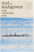 Stad en stadsgewest in de ruimtelijke orde 9789023207344, Verzenden, A. Bours, J.G. Lambooy