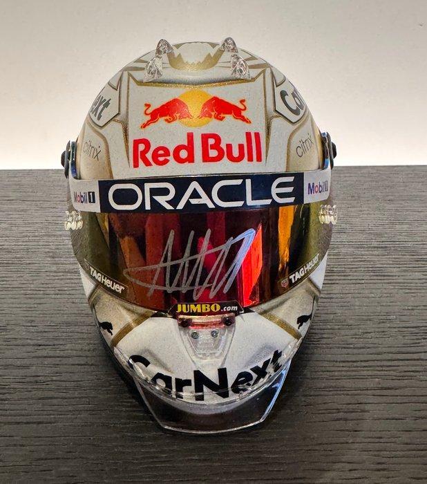 Red Bull Racing - Max Verstappen - Scale 1/2 helmet, Verzamelen, Automerken, Motoren en Formule 1