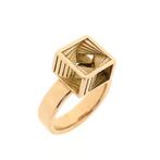 Gouden ring met dynamisch ontwerp, Handtassen en Accessoires, Ringen, Gebruikt, Overige kleuren, Ophalen of Verzenden, 17 tot 18