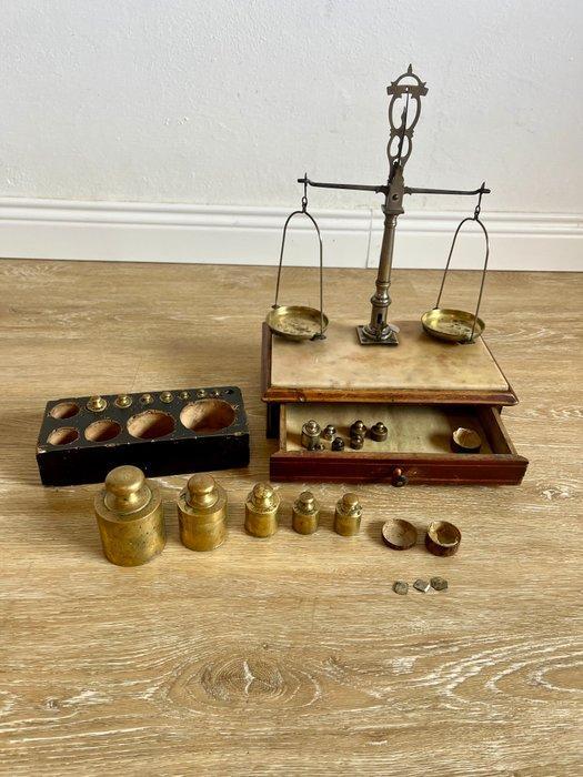 Apothekersweegschaal (2) - Birch - Apotheek c/accessoires., Antiek en Kunst, Curiosa en Brocante