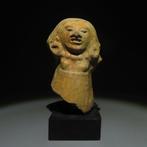 Maya Terracotta Antropomorfe figuur. 300-700 n.Chr. 10,5 cm