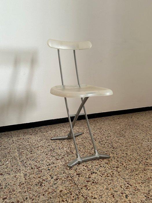 Magis - TOSHIYUKI KITA - Klapstoel - Rondino - Polypropyleen, Antiek en Kunst, Antiek | Meubels | Stoelen en Sofa's