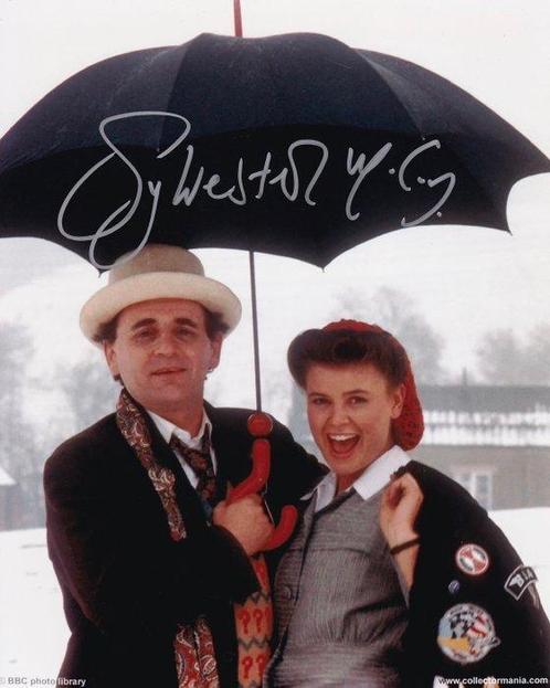 Doctor Who - Signed by Sylvester McCoy (The Seventh Doctor), Verzamelen, Film en Tv