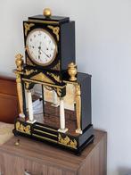 Klok Biedermeier - Verguld hout - 1850-1900 - met kalender, Antiek en Kunst