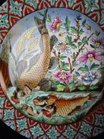 Un piatto porcellana con gusto cinese disegno carpa Diametro