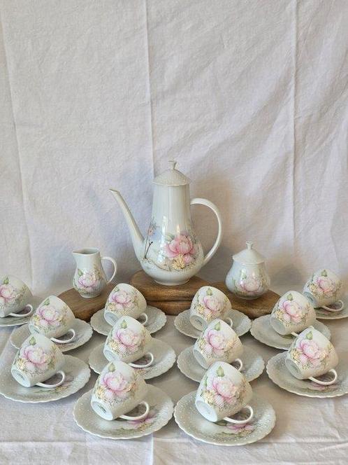 Limoges France - Porcelaine d’art à la couronne -, Antiek en Kunst, Antiek | Meubels | Tafels