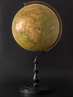 Terrestrial table globe - Jan Felkl & Sohn, Rostok près de, Antiek en Kunst