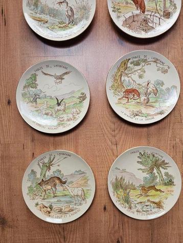 Gien - Assiette (12) - Lot de 12 assiettes murales anciennes