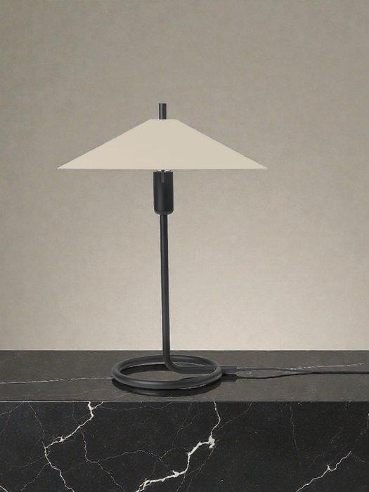 Ferm Living - Trine Andersen - Lampe de table - Filo Square, Antiquités & Art, Antiquités | Éclairage