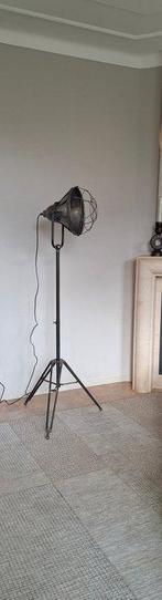 Statief vloerlamp - Metaal - Stoere industriële vloerl, Antiek en Kunst