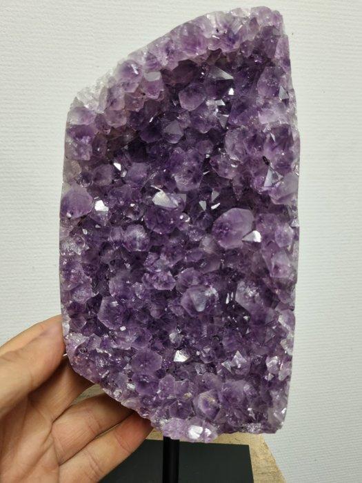 HQ Amethyst geode on luxury steel stand - Hoogte: 250 mm -, Verzamelen, Mineralen en Fossielen
