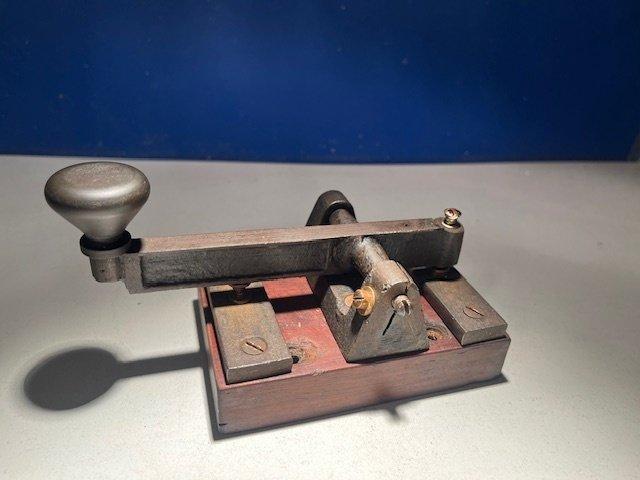Morse telegraaf ontvanger - Gietijzer en andere materialen., Antiek en Kunst, Curiosa en Brocante