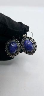 Tranende oorbellen in natuurlijk lapis lazuli en 925 zilver