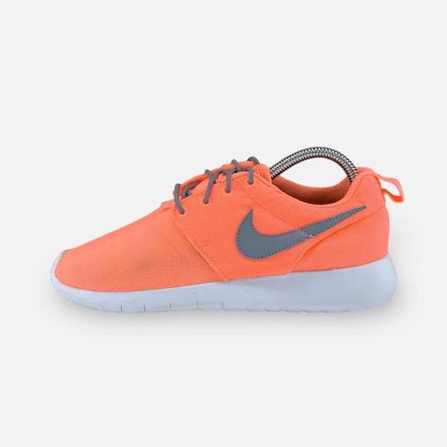 Kids Nike Roshe One GS Lava Glow - Maat 36.5, Vêtements | Femmes, Chaussures, Envoi