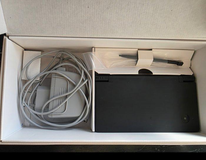 Nintendo - DSi - black - Videogameconsole + games - In, Games en Spelcomputers, Spelcomputers | Overige Accessoires