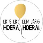 60x Sticker Er Is Er Een Jarig Hoera, Hoera! - Zwart - Wit -, Hobby en Vrije tijd, Stickers en Plaatjes, Verzenden, Nieuw