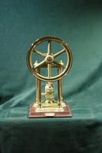 Stoommachine - gelakt messing, Beuken - 2025 - Grote